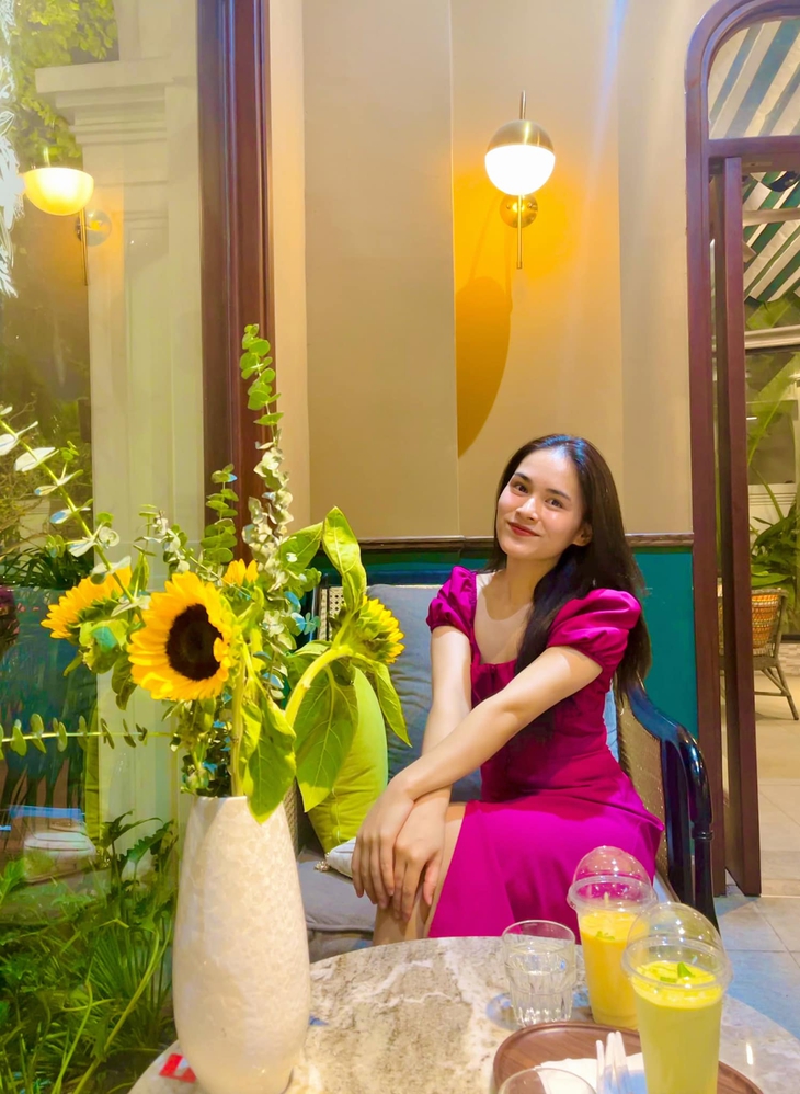 Bà xã tiền vệ Đỗ Hùng Dũng: Từ mối tình đầu đến làm "mẹ bỉm sữa" vẫn nét đằm thắm chuẩn gái Tuyên Quang - Ảnh 12.