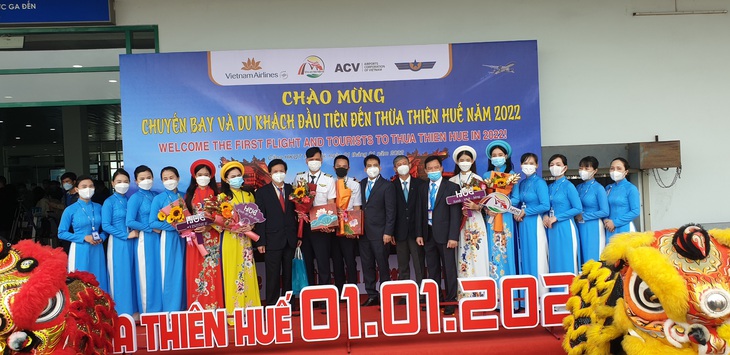 Thừa Thiên Huế đón những du khách đầu tiên đến tỉnh ngày đầu năm mới  - Ảnh 2.