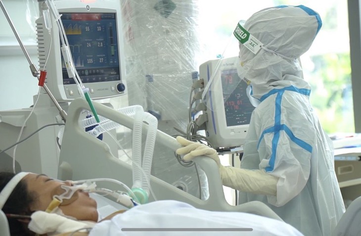 Sáng 17/2: Có 389 ca COVID-19 nặng phải thở máy, ECMO; Sẽ điều chỉnh thời gian cách ly theo dõi sức khỏe tại nhà với học sinh là F1 - Ảnh 1. Sáng 17/2: Có 389 ca COVID-19 nặng phải thở máy, ECMO; Sẽ điều chỉnh thời gian cách ly theo dõi sức khỏe tại nhà với học sinh là F1 - Ảnh 1.