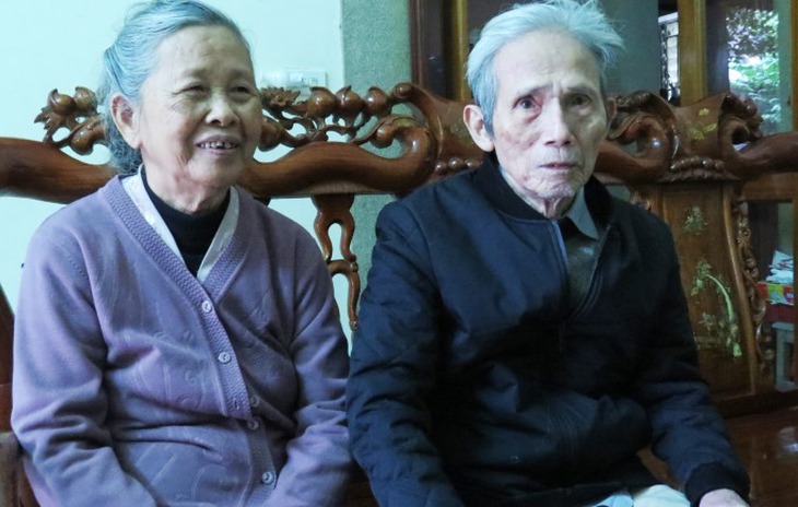 Tâm sự của cụ ông 92 tuổi dành 100 triệu đồng tiền tiết kiệm ủng hộ phòng chống dịch
- Ảnh 2. Tâm sự của cụ ông 92 tuổi dành 100 triệu đồng tiền tiết kiệm ủng hộ phòng chống dịch
- Ảnh 2.