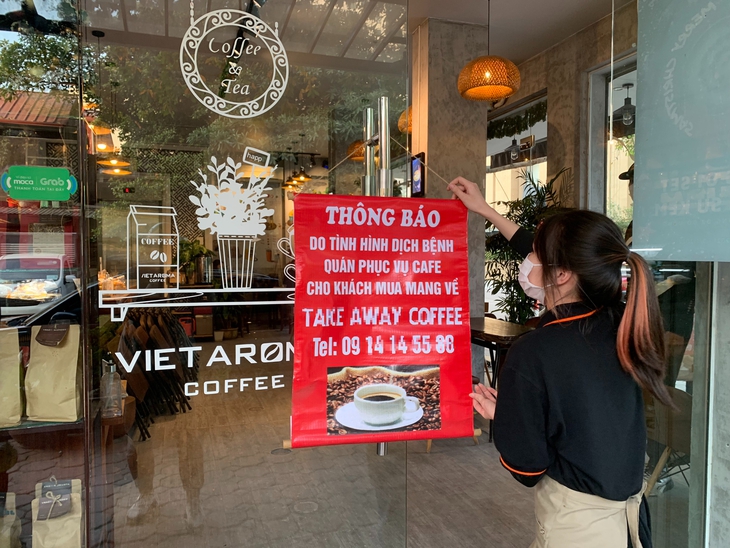 Toàn TP. Hà Nội vẫn ở cấp độ 2, cửa hàng ăn uống quận Đống Đa được bán tại chỗ - Ảnh 2. Toàn TP. Hà Nội vẫn ở cấp độ 2, cửa hàng ăn uống quận Đống Đa được bán tại chỗ - Ảnh 2.