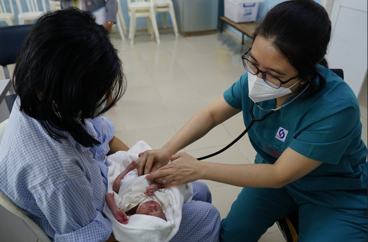 Cứu sống sản phụ nguy kịch do thủy đậu bội nhiễm kèm bệnh lý cơ tim chu sinh - Ảnh 1. Cứu sống sản phụ nguy kịch do thủy đậu bội nhiễm kèm bệnh lý cơ tim chu sinh - Ảnh 1.