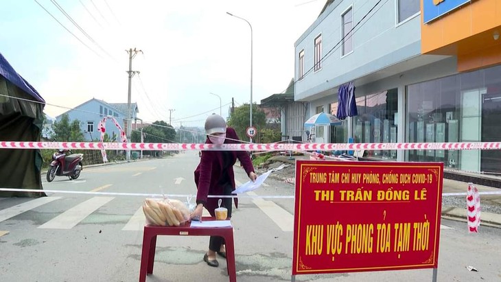 Quảng Bình thêm 104 ca cộng đồng, kiểm soát dịch chặt trước và trong Tết Nguyên đán - Ảnh 2. Quảng Bình thêm 104 ca cộng đồng, kiểm soát dịch chặt trước và trong Tết Nguyên đán - Ảnh 2.