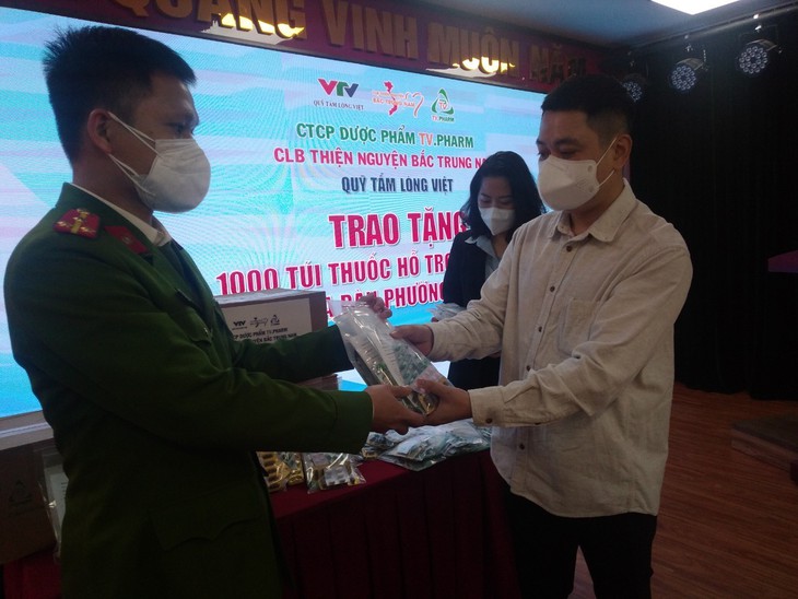 10.000 túi thuốc hỗ trợ bệnh nhân F0 Hà Nội - Ảnh 1.