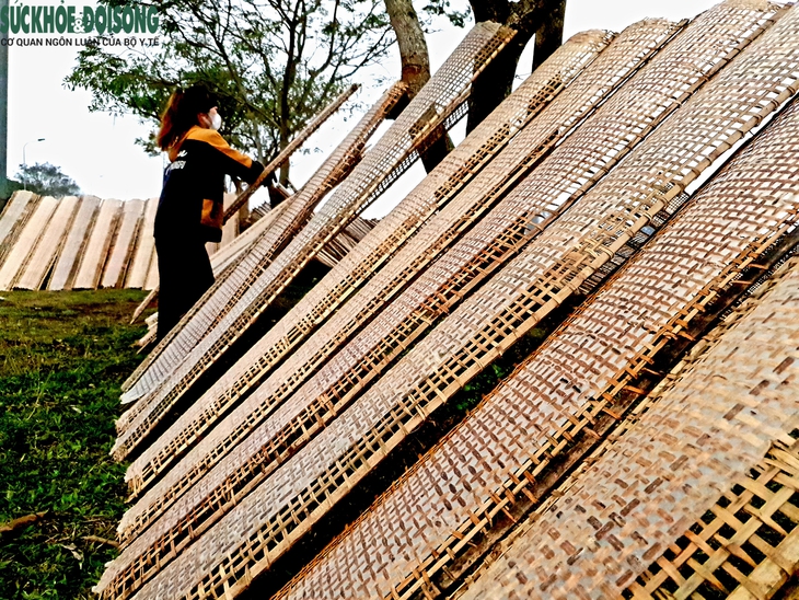 Làng bánh đa nem Hà Tĩnh tất bật vào vụ Tết - Ảnh 7.