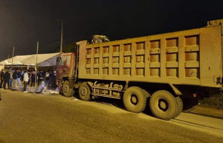 Thanh Hóa: Vụ tai nạn giao thông đặc biệt nghiêm trọng khiến 4 người trong gia đình tử vong - Ảnh 2. Thanh Hóa: Vụ tai nạn giao thông đặc biệt nghiêm trọng khiến 4 người trong gia đình tử vong - Ảnh 2.