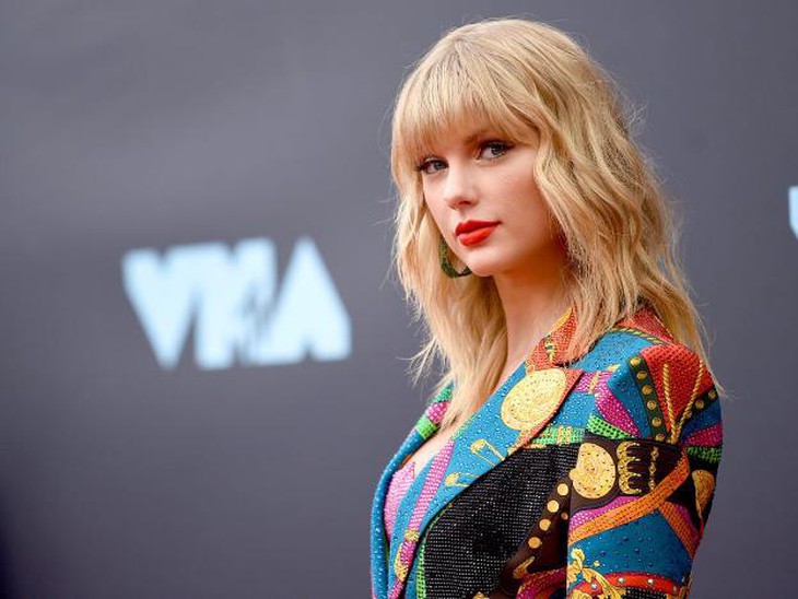 Taylor Swift 4