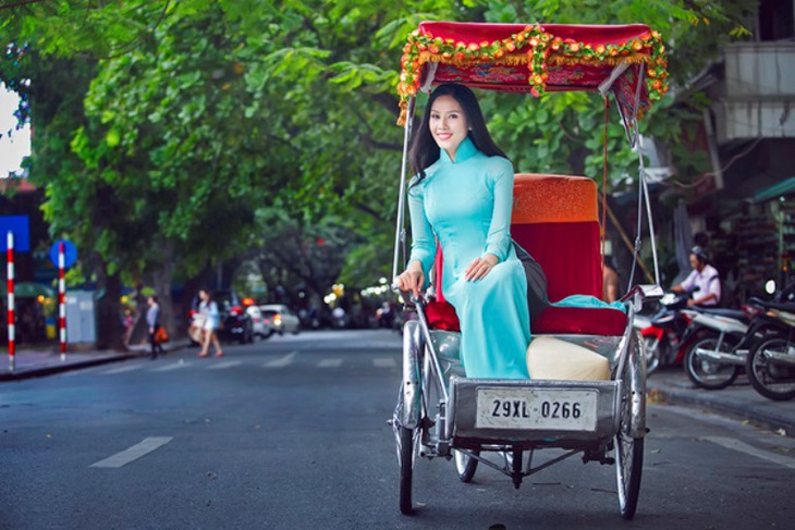 Á hậu Nguyễn Thị Loan lấn sân điện ảnh, giữ kỷ lục thi nhan sắc ở showbiz - Ảnh 4. Á hậu Nguyễn Thị Loan lấn sân điện ảnh, giữ kỷ lục thi nhan sắc ở showbiz - Ảnh 4.