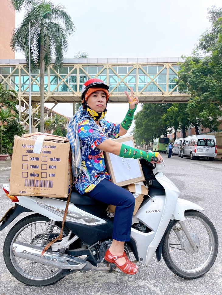 Trung ‘Ruồi’ và Duy Nam đóng Nam Tào - Bắc Đẩu: Chờ tài năng lên tiếng - Ảnh 10. Trung ‘Ruồi’ và Duy Nam đóng Nam Tào - Bắc Đẩu: Chờ tài năng lên tiếng - Ảnh 10.