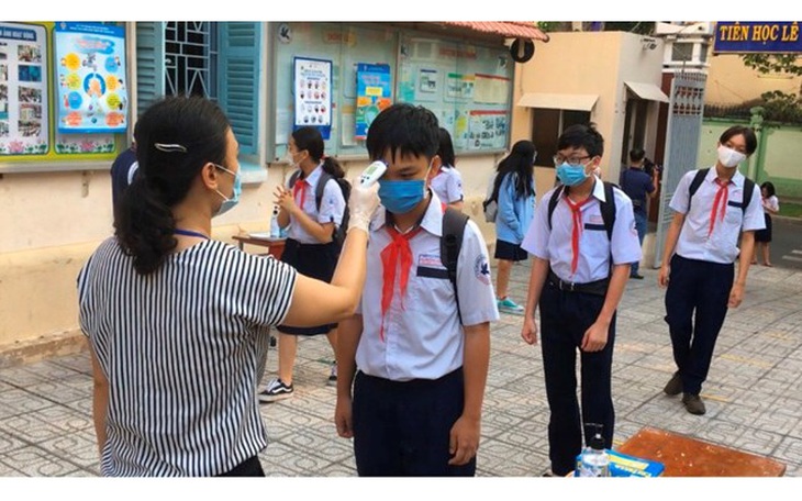 Thủ tướng yêu cầu thống nhất có lộ trình cụ thể mở cửa lại trường học trên toàn quốc