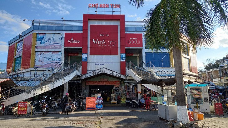 Tây Nguyên: Nâng cao ý thức phòng dịch COVID-19 ngày áp Tết - Ảnh 2. Tây Nguyên: Nâng cao ý thức phòng dịch COVID-19 ngày áp Tết - Ảnh 2.