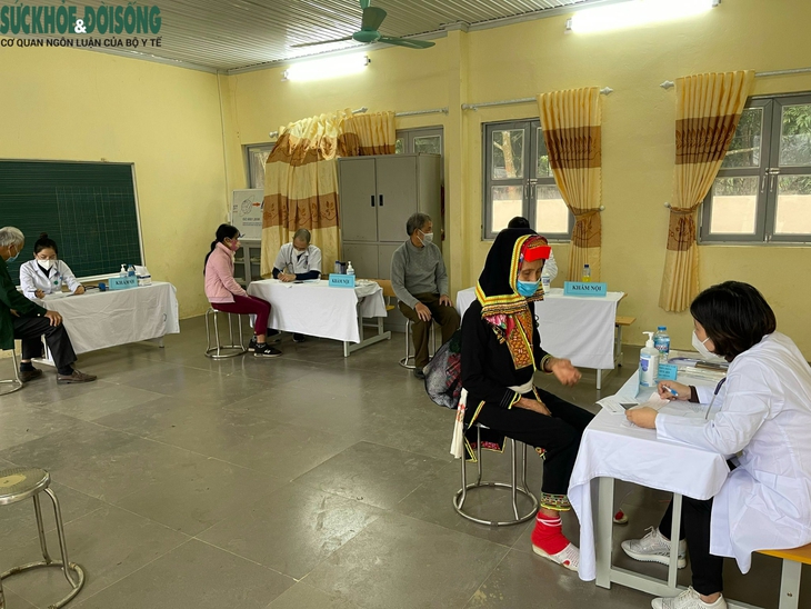 Mang Tết ấm đến với hộ nghèo, gia đình khó khăn vùng cao - Ảnh 5. Mang Tết ấm đến với hộ nghèo, gia đình khó khăn vùng cao - Ảnh 5.