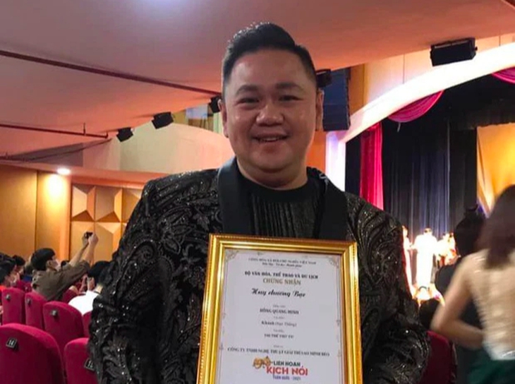 Minh Béo được trao huy chương, bình thường và...bất thường?! - Ảnh 2. Minh Béo được trao huy chương, bình thường và...bất thường?! - Ảnh 2.