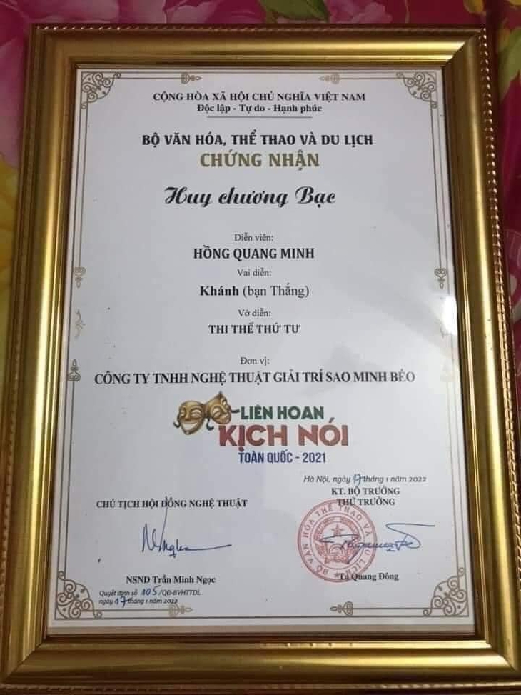 5 năm sau scandal ấu dâm, Minh Béo giành giải diễn viên sân khấu - Ảnh 4. 5 năm sau scandal ấu dâm, Minh Béo giành giải diễn viên sân khấu - Ảnh 4.