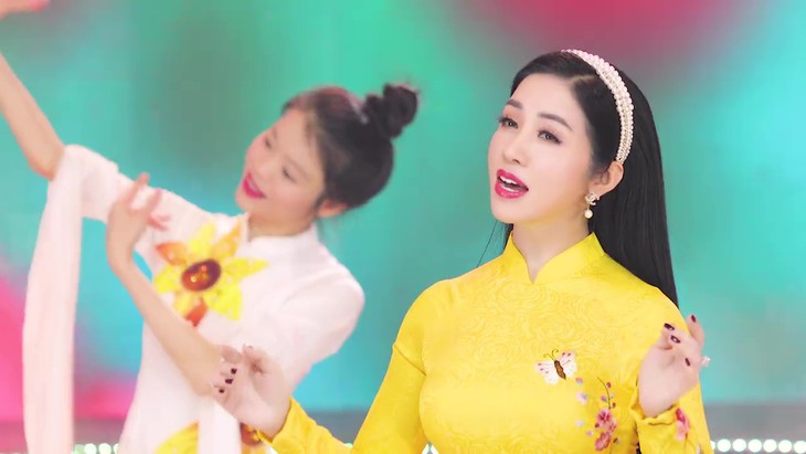 Phương Nga Sao Mai