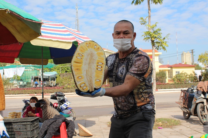 Quảng Ninh: Cận cảnh những chuyến xe "giải phóng" Mít Thái ở vùng biên - Ảnh 3.