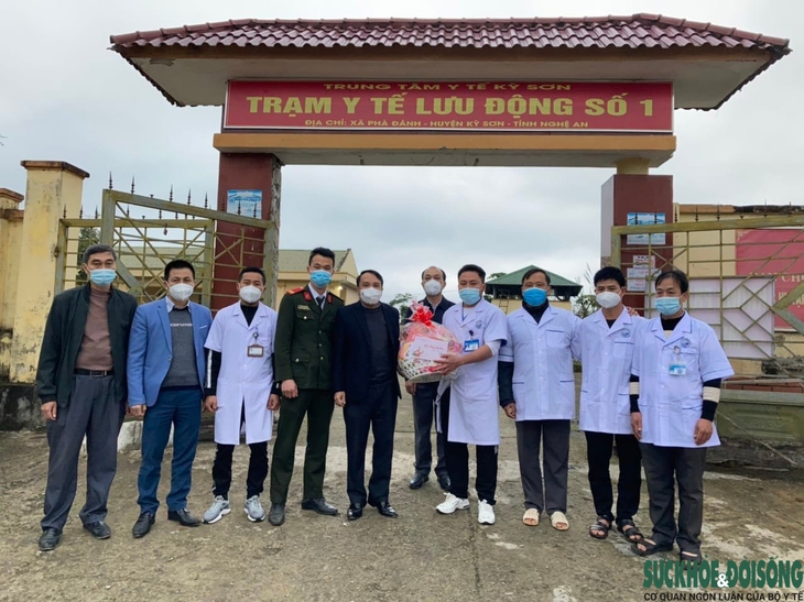 Đảm bảo an toàn phòng dịch khi người dân trở về địa phương đón Tết - Ảnh 6.