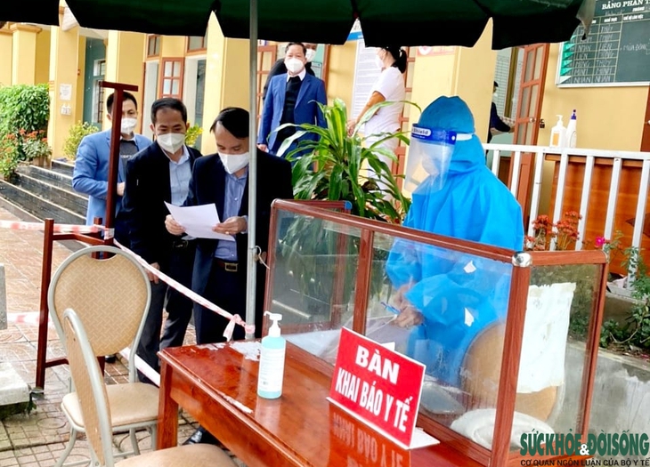 Đảm bảo an toàn phòng dịch khi người dân trở về địa phương đón Tết - Ảnh 5.
