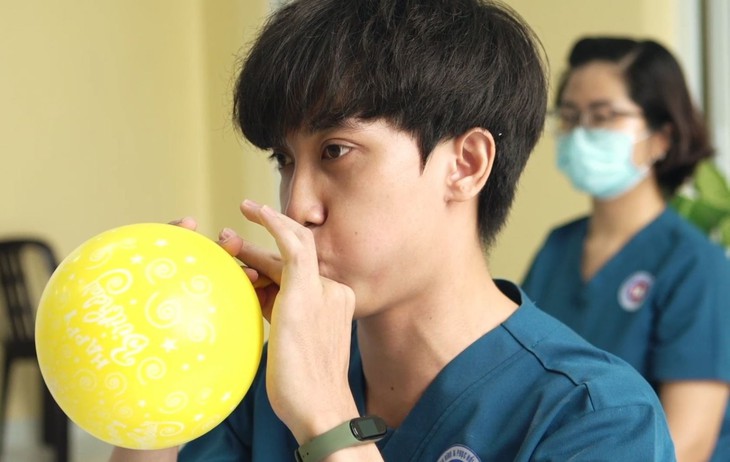 Hậu COVID: Cần điều trị kết hợp triệu chứng, dinh dưỡng và tinh thần - Ảnh 1.