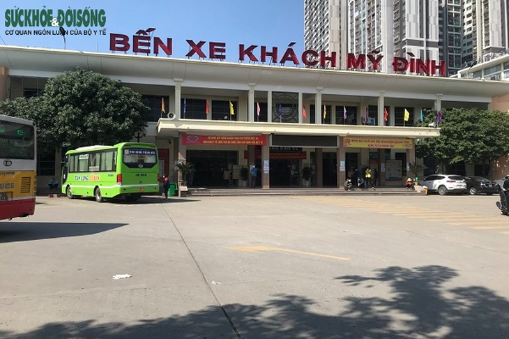 Bến xe Hà Nội "quạnh hiu" ngày giáp Tết - Ảnh 2.