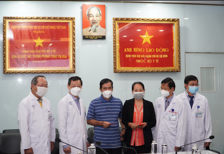Lần đầu tiên ghép thận không cùng nhóm máu tại Việt Nam - Ảnh 2. Lần đầu tiên ghép thận không cùng nhóm máu tại Việt Nam - Ảnh 2.