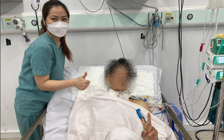 Can thiệp ECMO cứu chàng trai 29 tuổi bị hẹp van hai lá nguy kịch