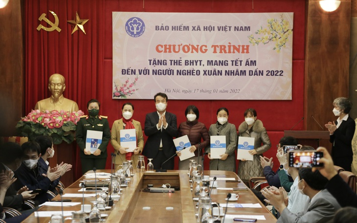 BHXH Việt Nam mang Tết ấm đến với người nghèo Xuân Nhâm Dần 2022