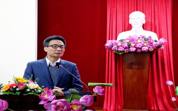 Phó Thủ tướng Vũ Đức Đam thăm, tặng quà cho người lao động tại Thừa Thiên Huế - Ảnh 1.