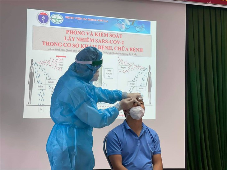Sơn La ghi nhận thêm hàng chục F0, có nguy cơ lây nhiễm cộng đồng cao  - Ảnh 2.