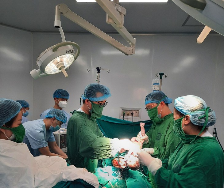 Cứu sống mẹ con sản phụ mắc bệnh trọng, cứ truyền máu lại rét run, đau xương - Ảnh 1. Cứu sống mẹ con sản phụ mắc bệnh trọng, cứ truyền máu lại rét run, đau xương - Ảnh 1.
