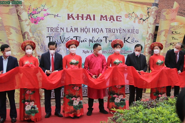 Khai mạc triển lãm "Hội họa Truyện Kiều" - Ảnh 2.