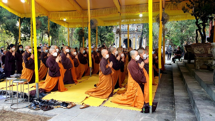 Ảnh: Xúc động Lễ nhập kim quan Thiền sư Thích Nhất Hạnh - Ảnh 8.