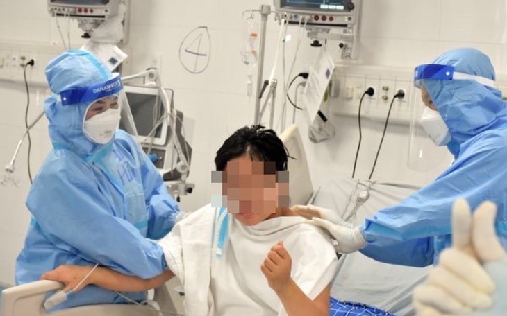 "Món quà" vô giá với y bác sĩ đi chống dịch: 3 sản phụ mắc COVID-19 nguy kịch tính mạng hồi sinh kỳ diệu