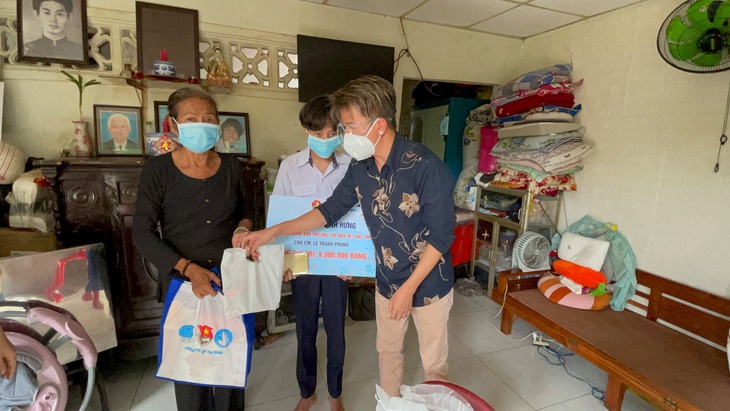 Thủy Tiên, Đàm Vĩnh Hưng làm gì sau khi được minh oan không ăn chặn tiền từ thiện? - Ảnh 4. Thủy Tiên, Đàm Vĩnh Hưng làm gì sau khi được minh oan không ăn chặn tiền từ thiện? - Ảnh 4.