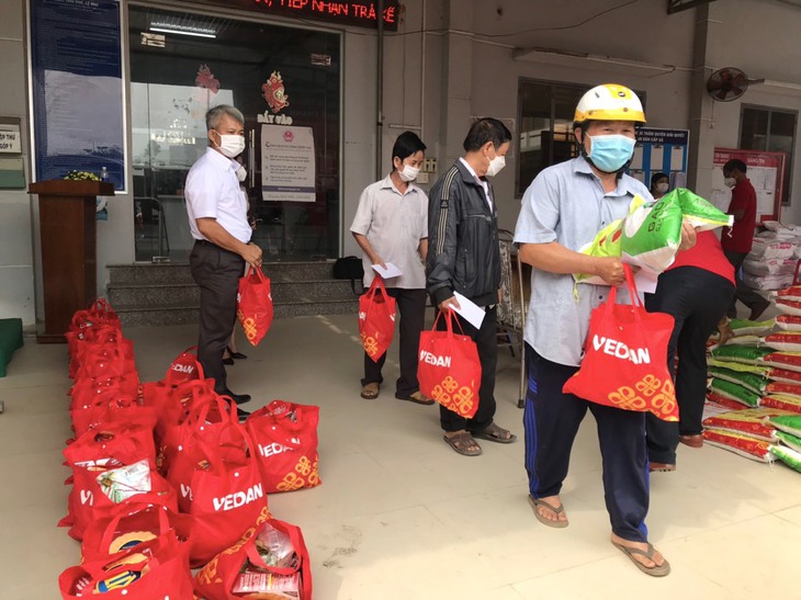 Vedan Việt Nam trao tặng 1.000 phần quà Tết cho người dân Đồng Nai - Ảnh 3.