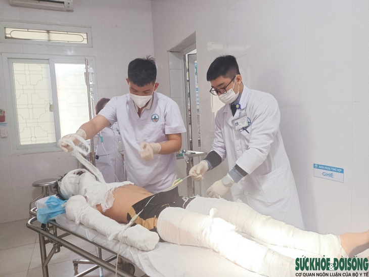 Nam sinh lớp 11 bỏng toàn thân do đốt pháo hoa - Ảnh 3.