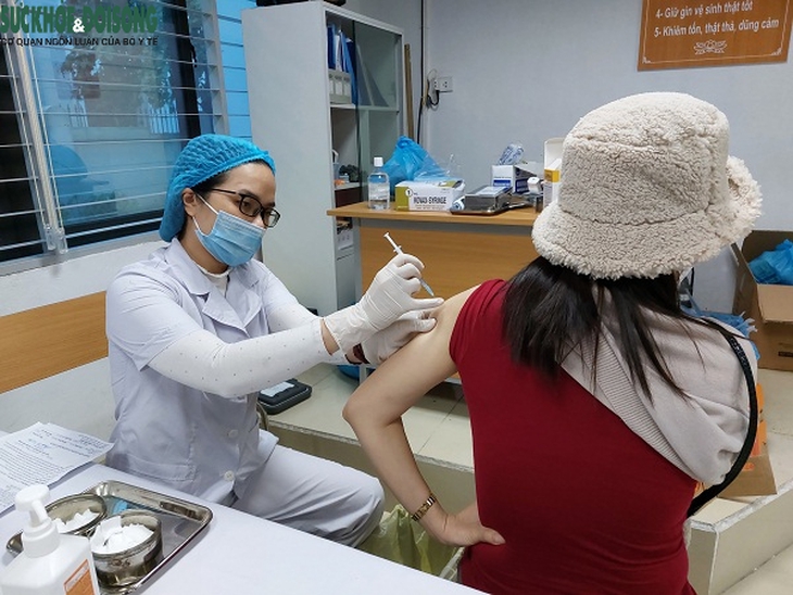 Tỷ lệ tiêm chủng cao, Yên Bái tự tin nới lỏng các hoạt động đón người về quê ăn Tết - Ảnh 1.