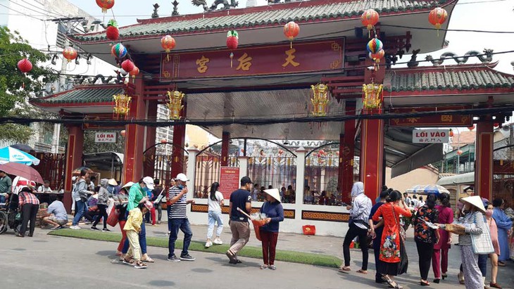 Lễ hội chùa Bà Thiên Hậu thắt chặt tình đoàn kết giữa các dân tộc - Ảnh 2.