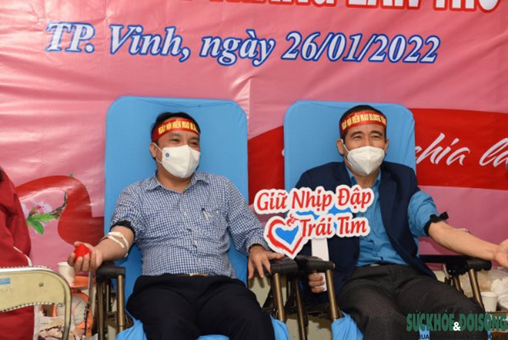 Nghệ An: Hơn 700 đơn vị máu thu được tại ngày hội “Giọt hồng blouse trắng”  - Ảnh 4.