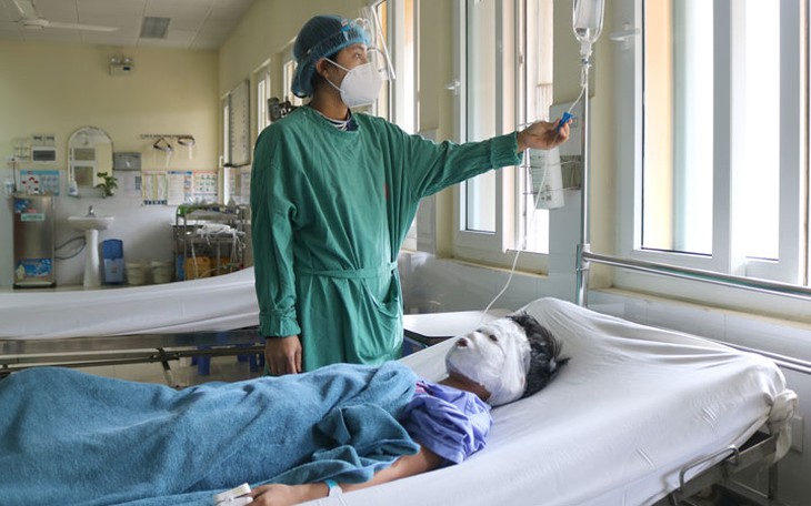 Cháu mất Tết vì bà sơ cứu tai nạn bỏng bằng cách "bá đạo"