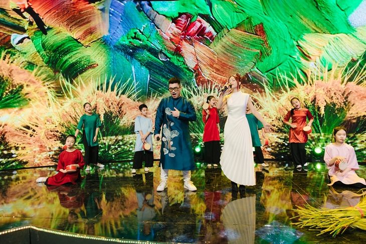 Mùa đoàn tụ 2022, ‘bữa tiệc âm nhạc’ đón Giao thừa Tết Nhâm Dần cùng dàn nghệ sĩ nổi tiếng - Ảnh 7. Mùa đoàn tụ 2022, ‘bữa tiệc âm nhạc’ đón Giao thừa Tết Nhâm Dần cùng dàn nghệ sĩ nổi tiếng - Ảnh 7.