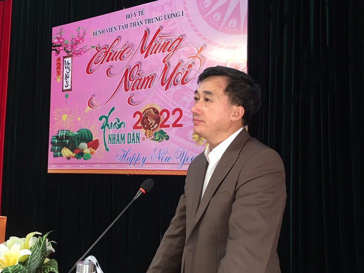 Thứ trưởng Trần Văn Thuấn thăm hỏi, chúc Tết các cán bộ y tế chuyên ngành tâm thần - Ảnh 1.