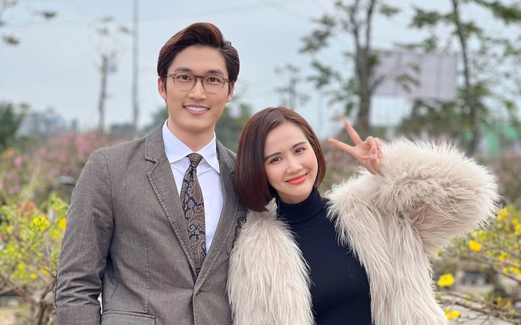 ‘Thương ngày nắng về’ ngoại truyện: "Phi công" Duy đi sắm Tết cho chị đẹp Vân Trang