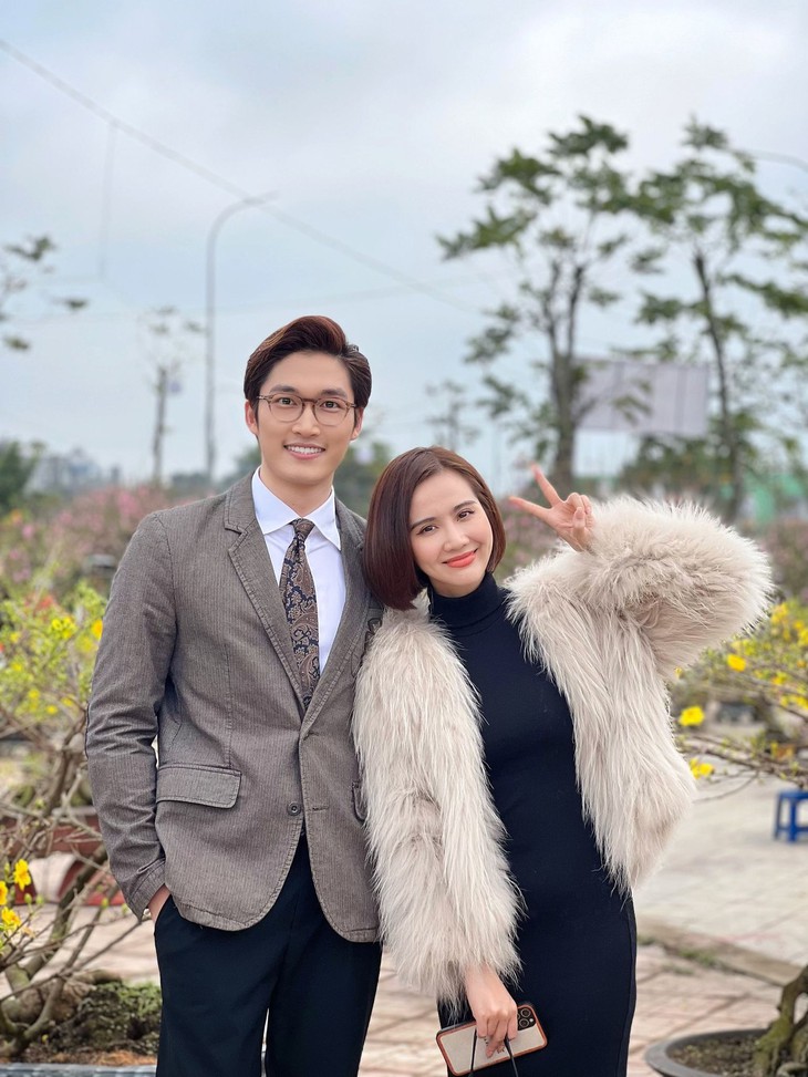 ‘Thương ngày nắng về’ ngoại truyện: 'Phi công' Duy đi sắm Tết cho chị đẹp Vân Trang - Ảnh 7.