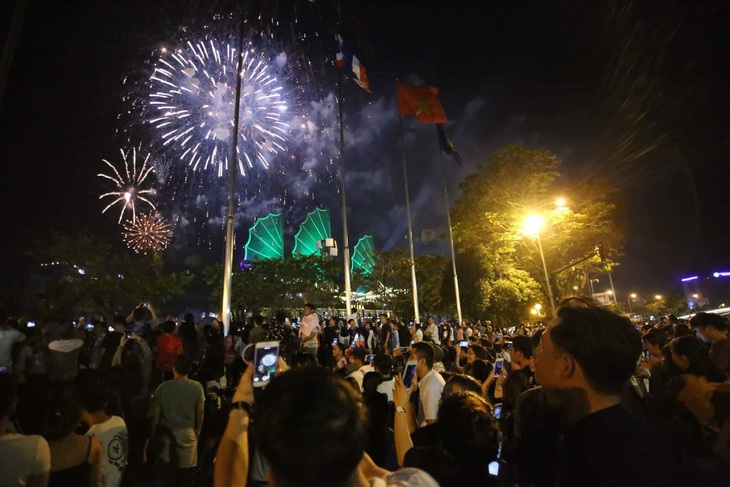Không bắn pháo hoa nổ, dừng phần hội dịp Tết Nhâm Dần 2022 - Ảnh 4.