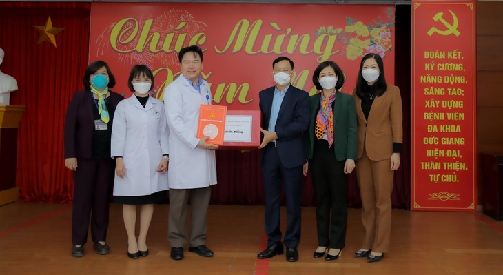 Tết ở tuyến đầu điều trị người mắc COVID-19 ở Hà Nội diễn ra như thế nào? - Ảnh 3.
