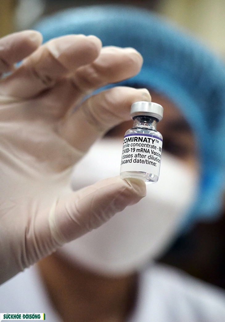 Ngành y sẵn sàng cùng chiến dịch tiêm chủng vaccine phòng COVID-19 xuyên Tết 2022 - Ảnh 1. Ngành y sẵn sàng cùng chiến dịch tiêm chủng vaccine phòng COVID-19 xuyên Tết 2022 - Ảnh 1.