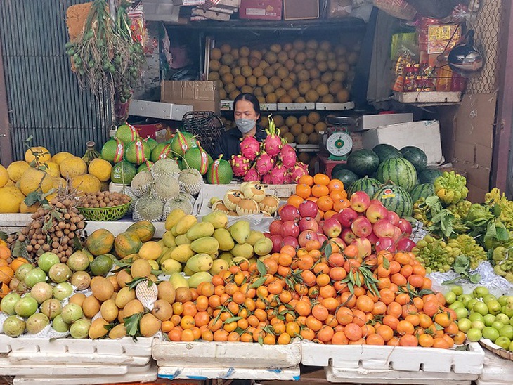 Chợ truyền thống "ảm đạm" những ngày cuối năm âm lịch - Ảnh 3.