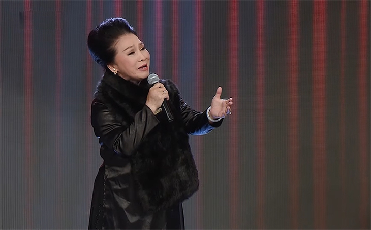 NSND Bạch Tuyết hát vọng cổ, làm mới bản rap 'Mang tiền về cho mẹ' - Ảnh 5. NSND Bạch Tuyết hát vọng cổ, làm mới bản rap 'Mang tiền về cho mẹ' - Ảnh 5.