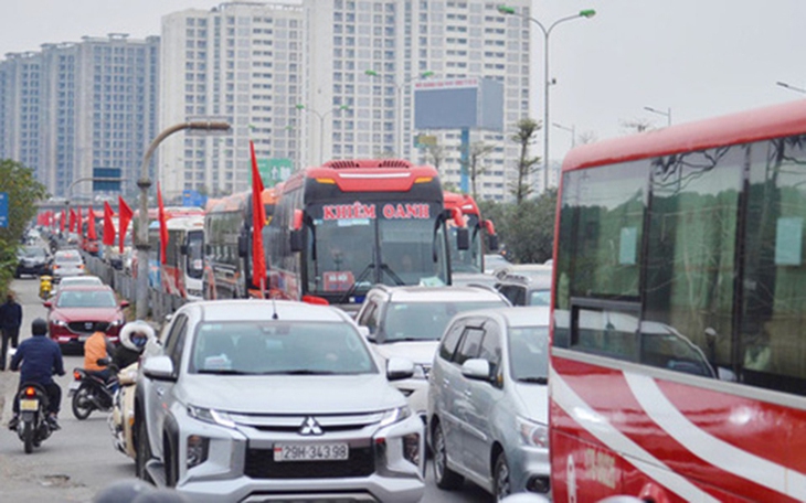 Sau nghỉ lễ, không khí Hà Nội lại "xuống cấp" - Ảnh 2.